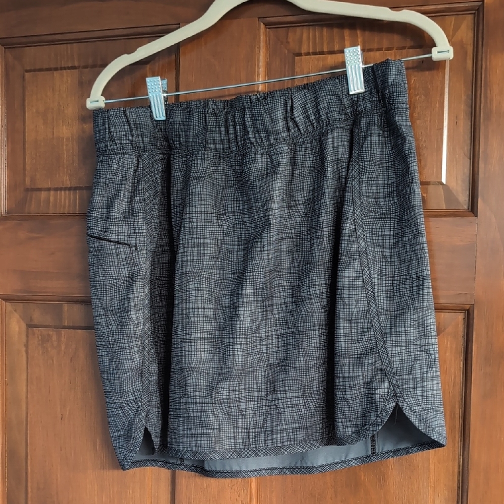 Calia athletic skort, gray and black design